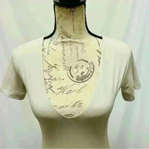 NWT House of Harlow 1960 Nude V-Neck Short Sleeve Bodysuit Size Medium - Picture 3 of 10